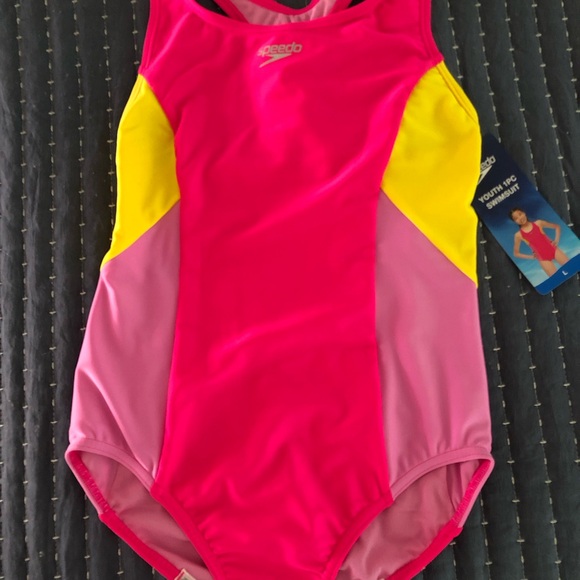 Set of  TWO Girl Speedo NWT swimsuits size L - Picture 3 of 8